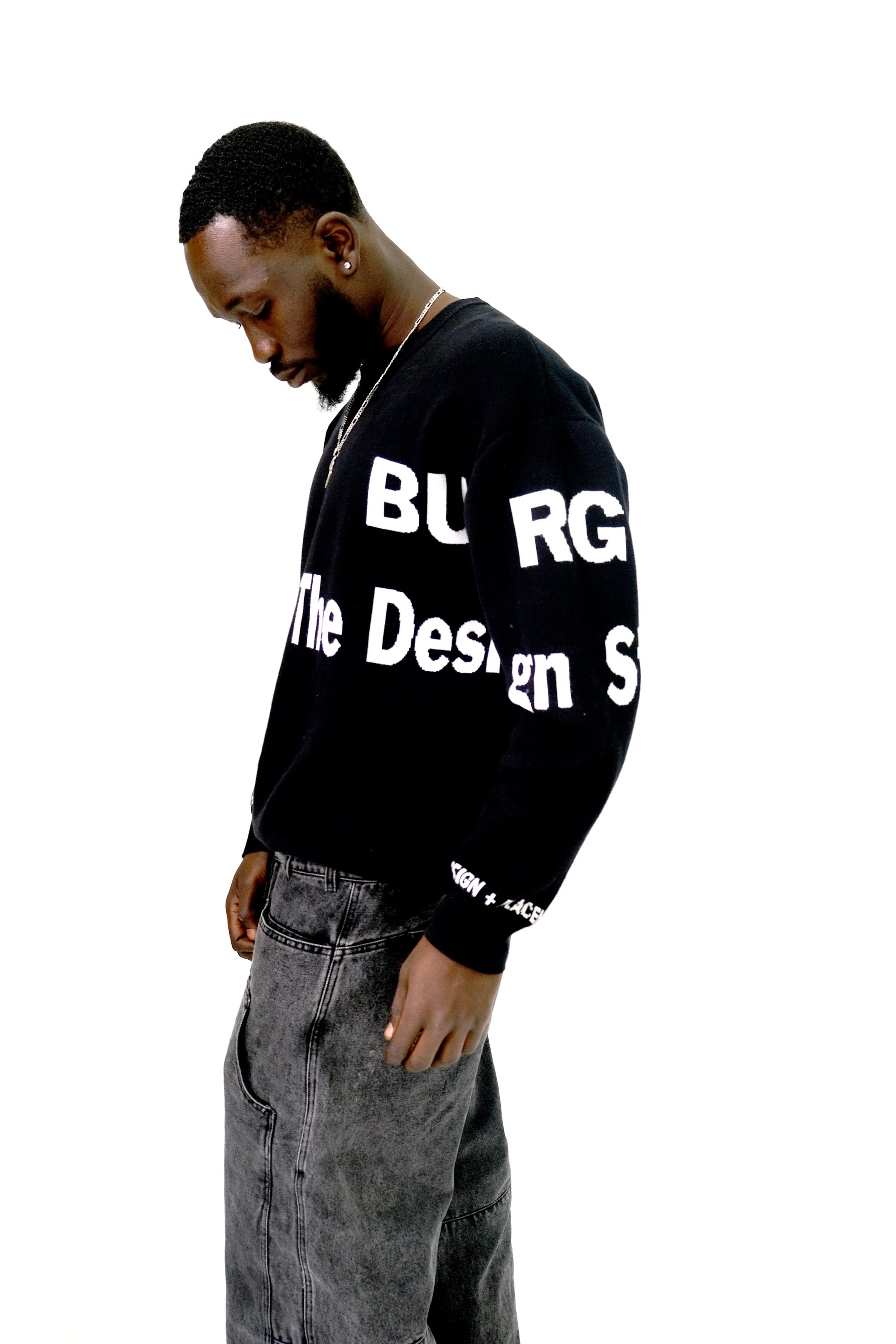 Minimal Placement Knitted Sweater (Black)